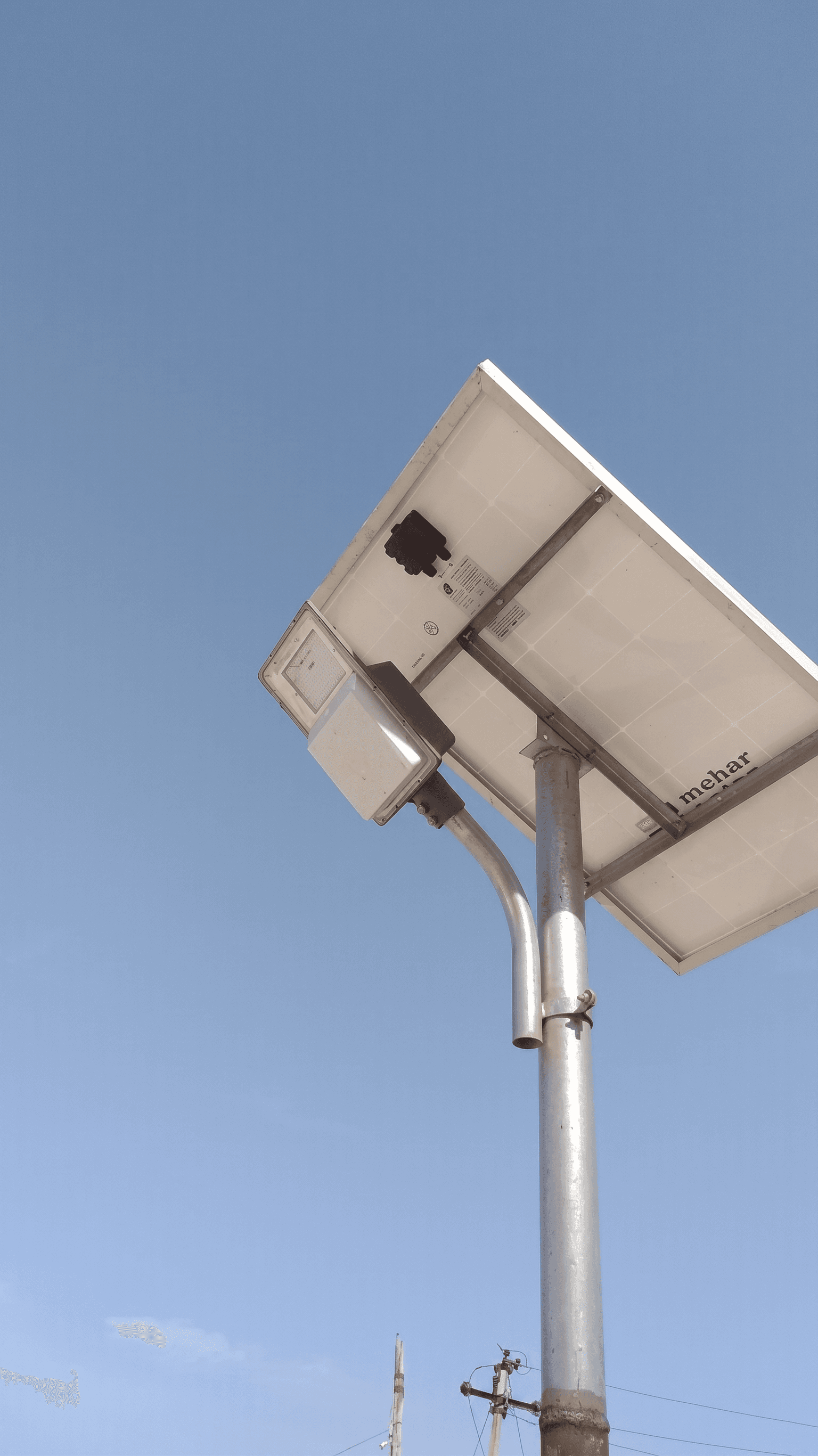 SOLAR STREET LIGHTING WITH MOUNTING STRUCTURES
